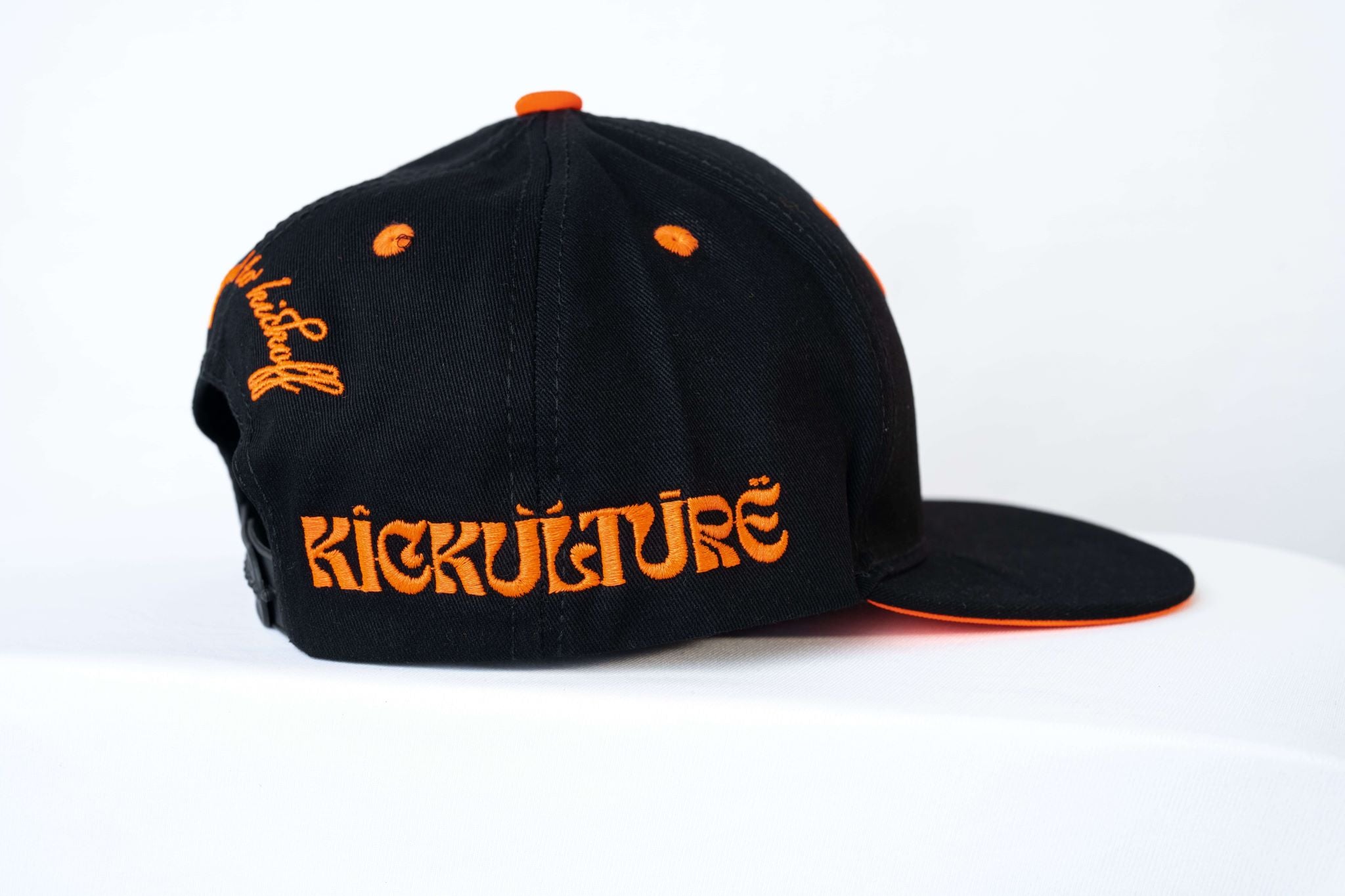 Kick off Snapback Orange